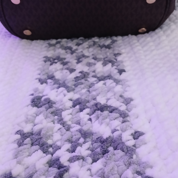 Authentic Michael Kors Jet Set Monogram Tote Bag - Picture 4 of 6